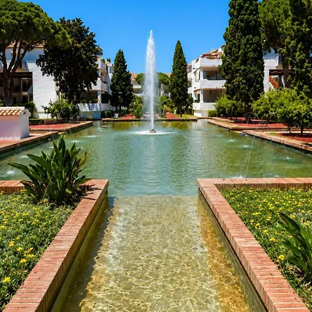 Apartmán Relaxed Mediterranean Living With A Private Garden & Beachside Location