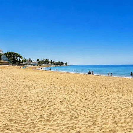 Relaxed Mediterranean Living With A Private Garden & Beachside Location *